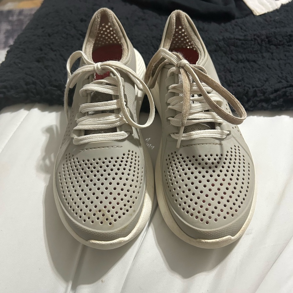 Stylish Grey Woman’s Sneakers